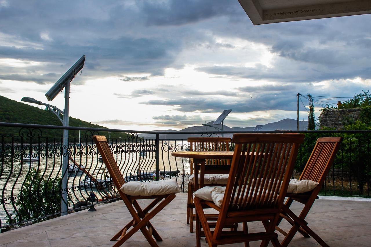 Villa San Apartments Tivat Eksteriør billede
