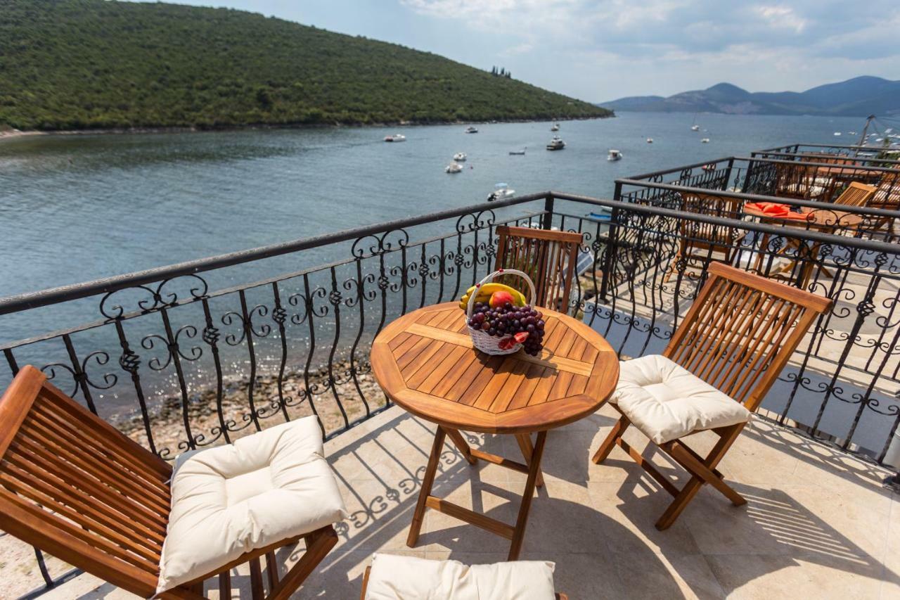 Villa San Apartments Tivat Eksteriør billede