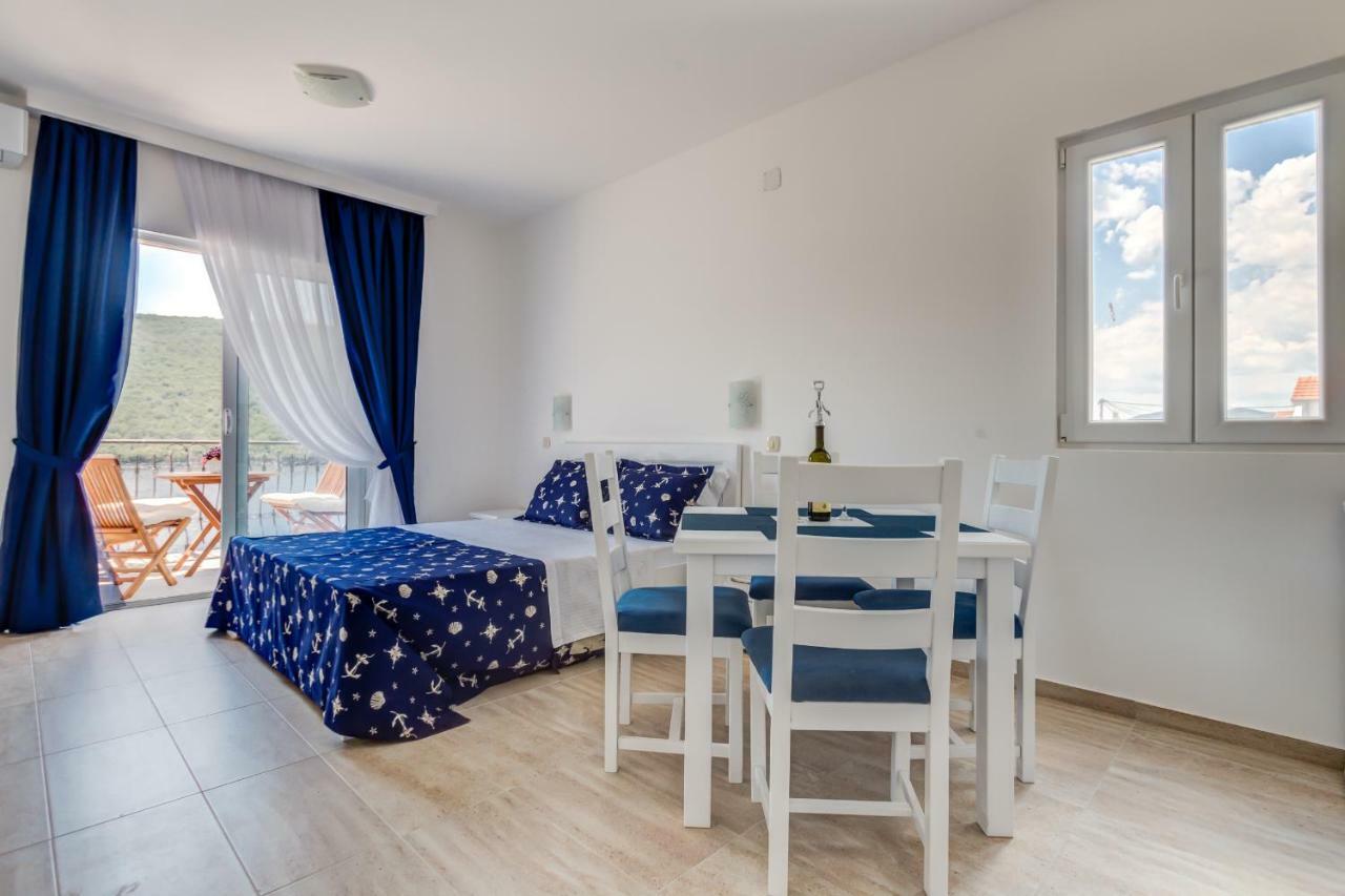 Villa San Apartments Tivat Eksteriør billede